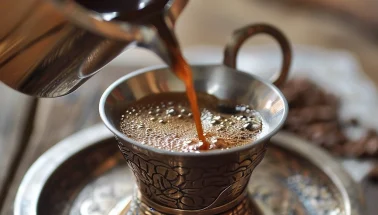 Jak zaparzyć kawę po turecku? Kompletny przewodnik