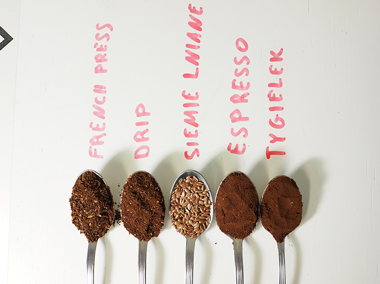 grubosc mielenia kawy w zaleznosci od moetody parzenia przedstawiona w porównaniu do ziaren siemienia lnianego