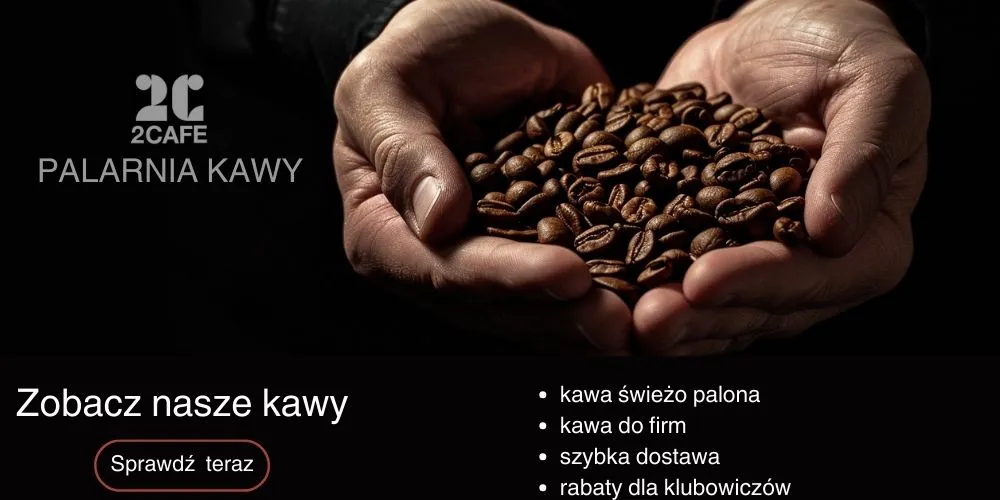 Dłonie które trzymają kawę